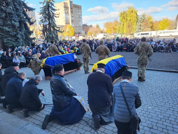 На Волині попрощалися з ковельчанами Олегом Подліпінським та Романом Рибчуком (фото)