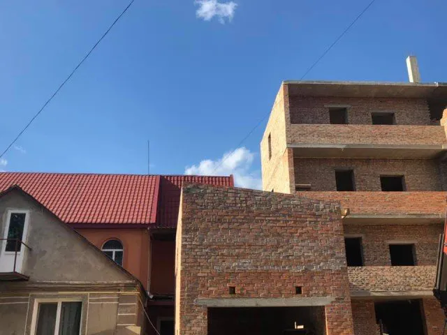 Луцькрада б'є на сполох через незаконне будівництво