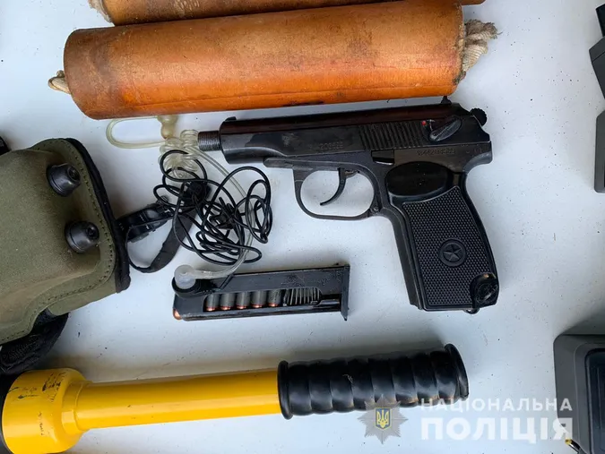 «Обчищали» офіси й банкомати: затримали групу крадіїв, яка орудувала на Волині