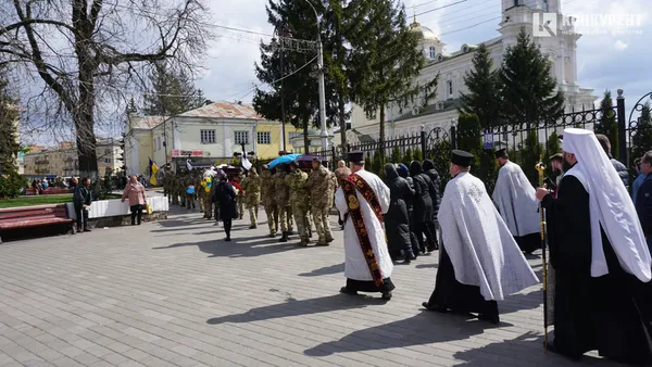 Луцьк на колінах: попрощалися з двома полеглими Героями (фото, відео)