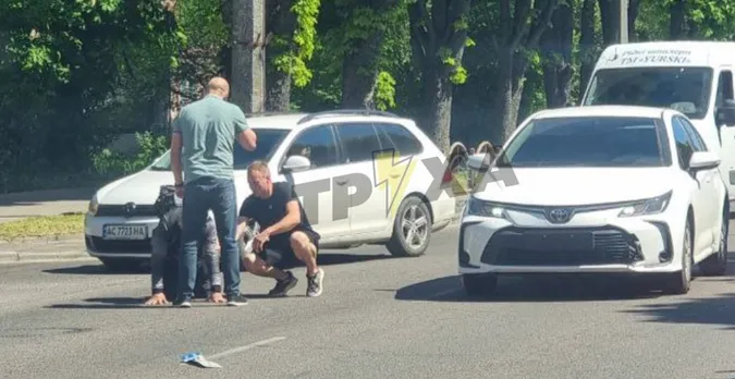 Сам впав і травмувався:  поліція не підтвердила ДТП у Луцьку