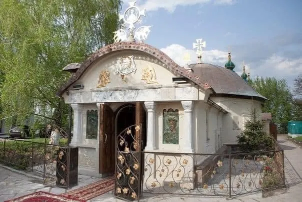 У Києві вночі знесли «храм-МАФ» УПЦ «МП» (фото)
