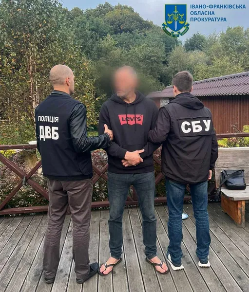 Рекетири під виглядом військових вимагали кошти у мешканців Волині (фото)