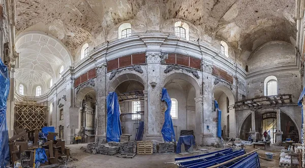 В Олиці триває реконструкція костелу (фото)