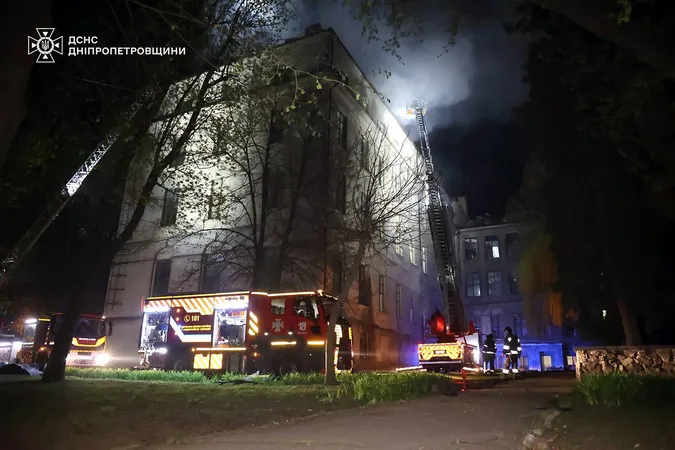 Масована атака РФ на Дніпро: троє загиблих, 30 поранених (фото)
