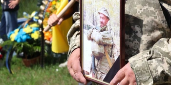 Вважався зниклим понад рік: на Волині попрощалися з воїном Василем Душенком (фото)