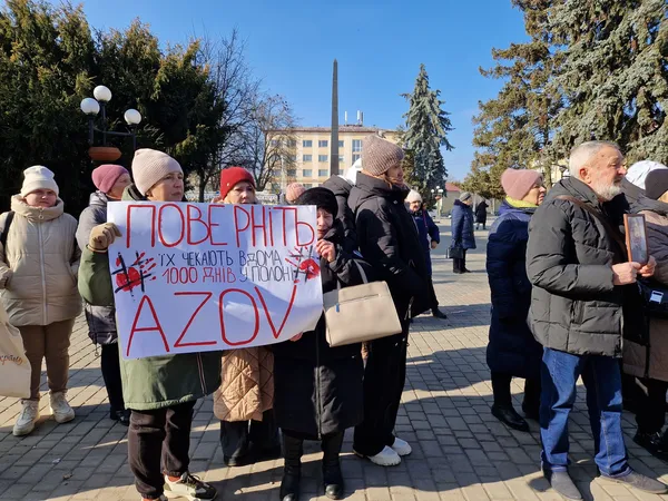 У Володимирі на акцію підтримки полонених та зниклих безвісти зібралися 250 учасників (фото)