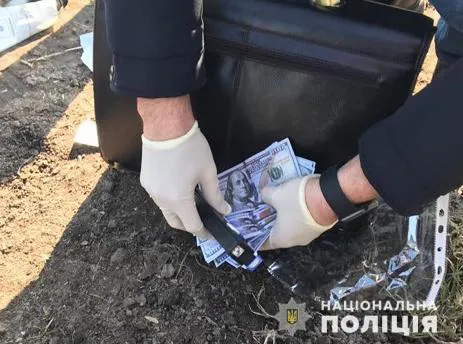 На Волині посадовець державної виконавчої служби погорів на хабарі (фото)