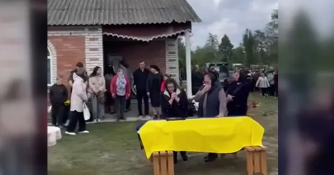 На Волині – скандал: священник УПЦ «МП» не пустив до церкви хоронити Героя (відео)