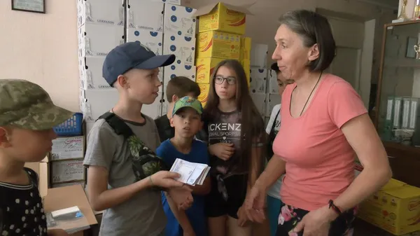 У Луцьку діти продають лимонад, а гроші передають волонтерам на сухпайки для ЗСУ (відео)