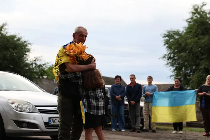 Нарешті додому: у Ківерцівській громаді зустріли звільненого Героя Миколу Касюрака (фото)