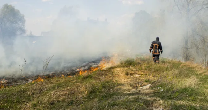 Під Луцьком і в Турійську горіла суха трава і чагарник