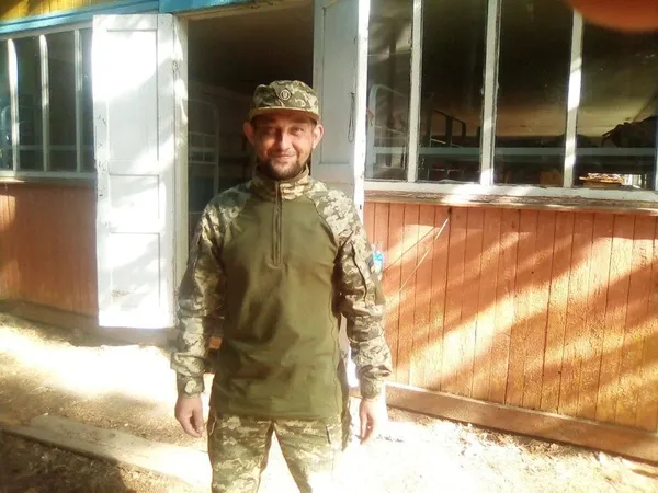 Фотосесія у формі чоловіка: вдова кулеметника з Волині Івана Зелінського поділилася спогадами про коханого (фото)