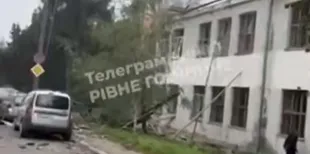 Ворожий дрон влучив у навчальний заклад Рівного (відео)