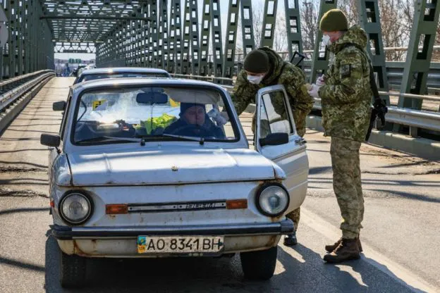 Коронавірус в Україні: симптоми, тести, як вберегтися