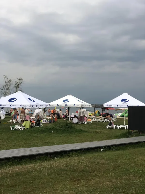 Перехоплює подих: страшно красиві кадри Світязя перед грозою
