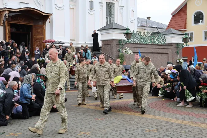 Небо плакало: у Луцьку відбулося прощання з трьома Героями Євгенієм Садовським, Олегом Чернюком та Олександром Смалюхом