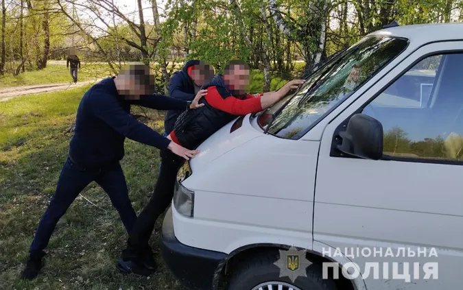 Волинянин намагався незаконно продати гвинтівку з оптичним прицілом (фото)