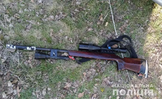 Волинянин намагався незаконно продати гвинтівку з оптичним прицілом (фото)