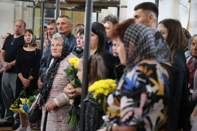 У Луцьку попрощалися із загиблим на Донеччині Віктором Степанюком (фото)