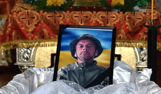 На Любешівщині попрощалися із воїном-спецпризначенцем Анатолієм Довжиком (фото)