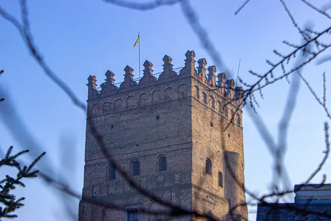 Місто до душі: весняний Луцьк у світанковій тиші (фото)