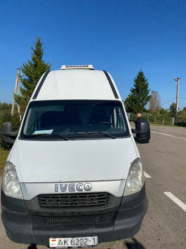 Забите сигаретами: на Волині в авто виявили подвійне дно (фото, відео)