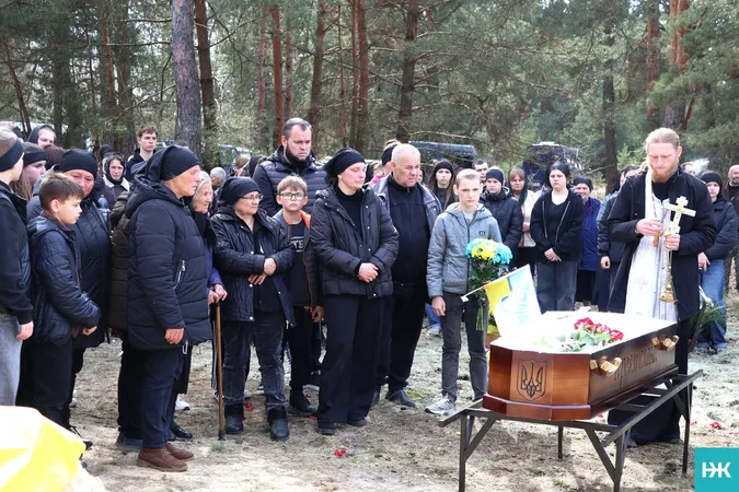 Пройшов полон і пекло АТО: на Волині попрощалися з воїном Олександром Домальчуком (фото)
