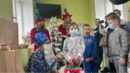 У Луцьку волонтери влаштували свято для онкохворих дітлахів (фото)