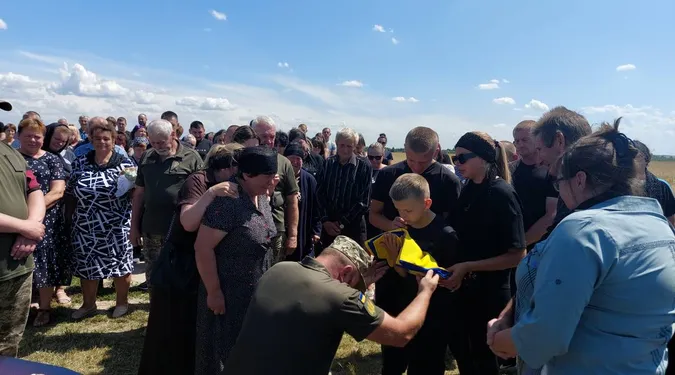Два сини лишилися без батька: на Волині попрощалися із Сергієм Бручком (фото)