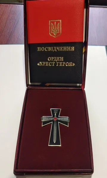 На Волині рідним загиблого воїна вручили його почесний орден «Хрест Героя»