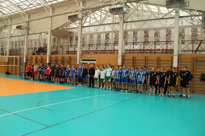 Луцькі правоохоронці провели чемпіонат із волейболу на честь загиблого капітана СБУ