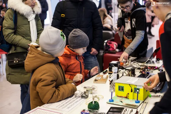 Із роботами та кубиками: у «Промені» відбувся науковий пікнік для маленьких лучан (фото)