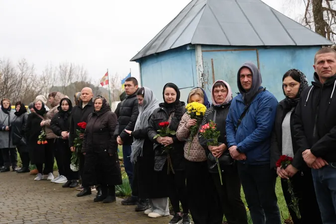 У Луцькій громаді попрощалися з полеглим Героєм Іваном Матвіюком (фото)