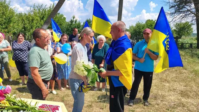 Додому після чотирьох років полону: на Волині зустріли звільненого Захисника (фото)
