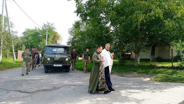 На Волині попрощалися з військовим (фото, відео)