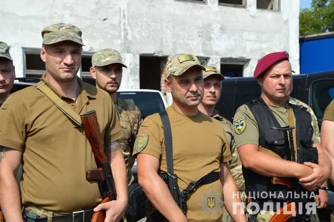 Волинські поліцейські вирушили в зону ООС (фото)