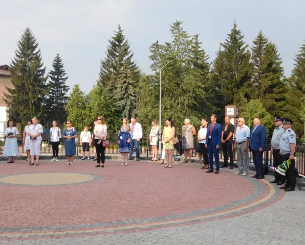 Фейсбук у синьо-жовтих прапорах: волиняни вітають зі святом (фото)