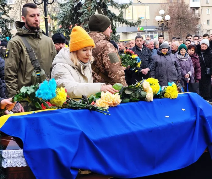 У Ковелі попрощалися із молодим воїном Андрієм Карацаєм (фото)