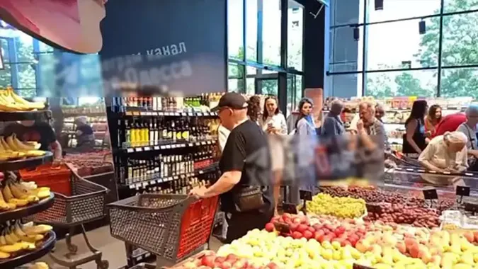 У Одесі чоловік влаштував конфлікт із власним відображенням