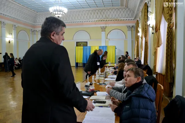 У СНУ тривають вибори ректора із одним кандидататом у бюлетені  (фото)