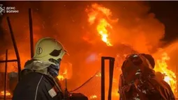 На Волині – страшна пожежа через російську атаку (фото)