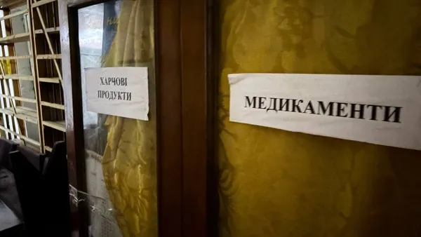 Пліснява на стінах і нестача меблів: на Волині виявили проблеми у гуртожитку для ВПО (фото)