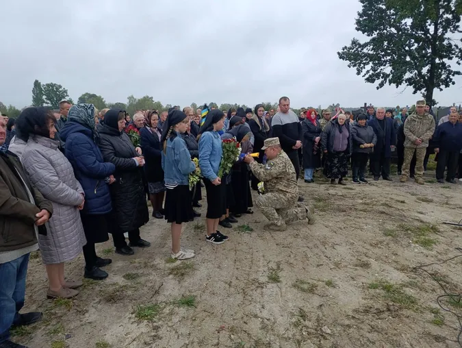На Волині провели в останню земну дорогу воїна Віталія Щербачука (фото)