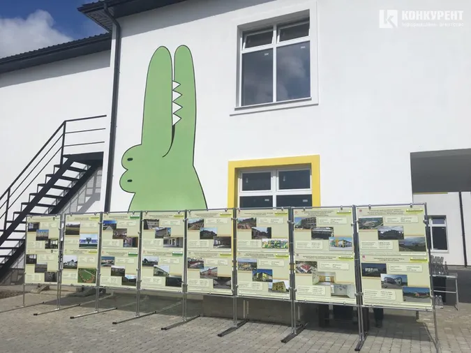 У Крупі зустріли Зеленського (фото, пряма трансляція)