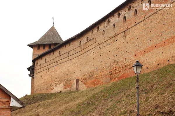 У Луцьку руйнується замок Любарта: у чому річ (фото)