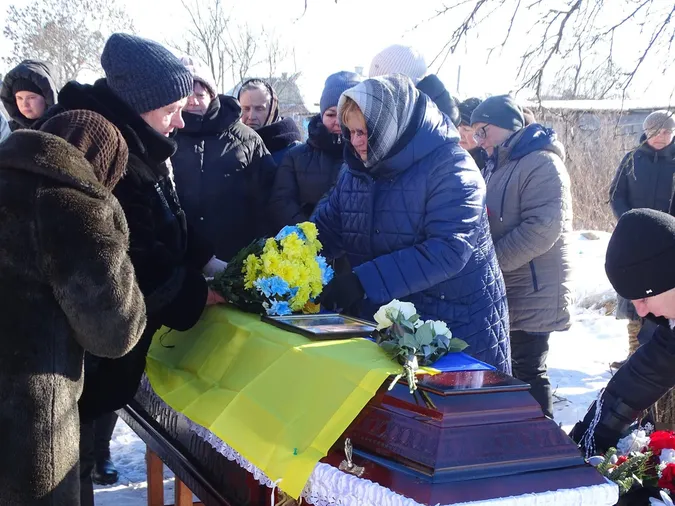Востаннє додому: на Волині попрощалися з загиблим на Сумщині воїном Павлом Фіщуком