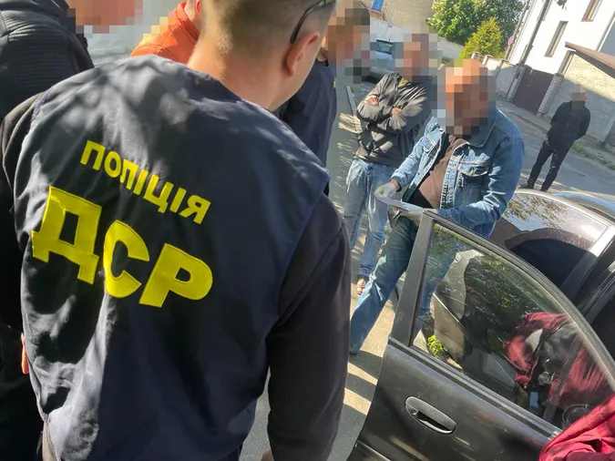 Волинянин організував платний «трансфер» ухилянтів за кордон (фото)