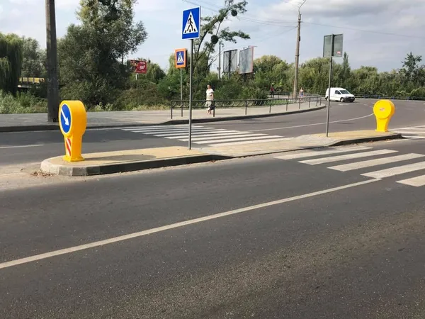 У Луцьку на дорозі з'явилися «острівці безпеки» (фото)
