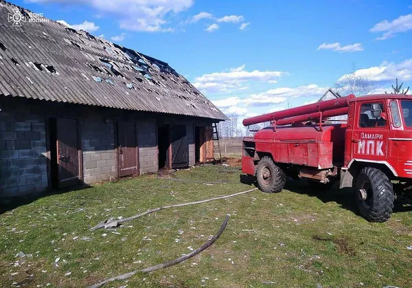 На Волині понад годину гасили пожежу, що сталася через дитячі пустощі (фото)
